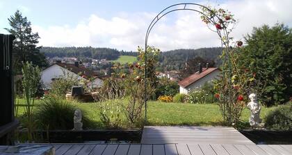 Appartement de vacances "Anita Benz" avec vue sur la montagne, terrasse et jardin