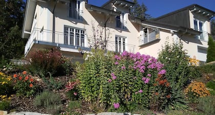 Vacation Apartment "Anita Benz" with Mountain View, Terrace & Garden