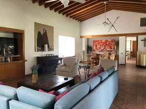 Smart-TV, Tischtennisplatte