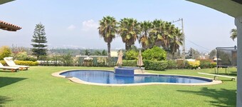 Spacious beautiful house on an area of ​​more than 1000m2 inside a cluster.