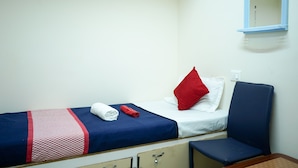 Economy Single Room - RAJE SAMBHAJI GUEST HOUSE (Belagavi)