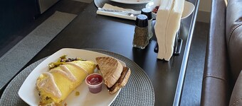 Fantastic Top Floor Condo for 2 in the Heart of Downtown Traverse City W/Parking