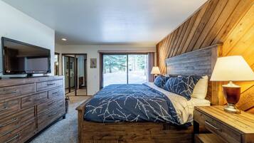 2 bedrooms, iron/ironing board, travel crib, free WiFi