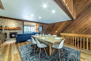 Dining - Peaceful Snowcreek Retreat 492 (Mammoth Lakes)