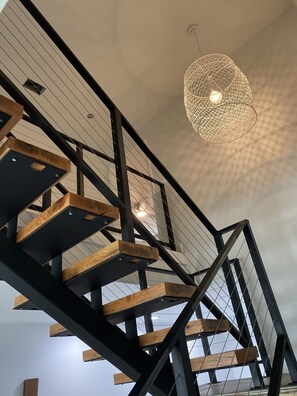 Interior - Sunshine Daydream HSB Lake LBJ Family Escape! Fish and swim off the dock! (Horseshoe Bay)