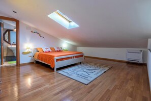 2 slaapkamers, een strijkplank/strijkijzer, gratis wifi, beddengoed