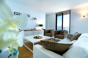 TV, video games, DVD player, ping pong - Villa "Prismar" close to the Sea with Sea View, El Teide Views, Pool, Wi-Fi & Terraces (tacoronte)