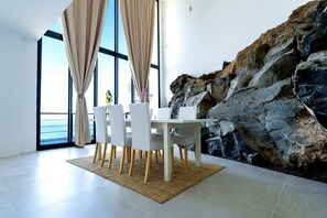 Dining - Villa "Prismar" close to the Sea with Sea View, El Teide Views, Pool, Wi-Fi & Terraces (tacoronte)