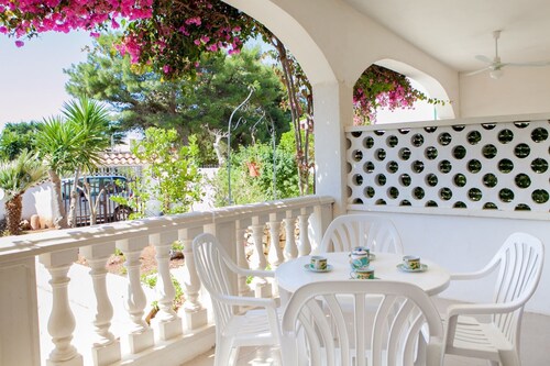 Casa Spiaggia Bianca | outdoor area, centre, a/c