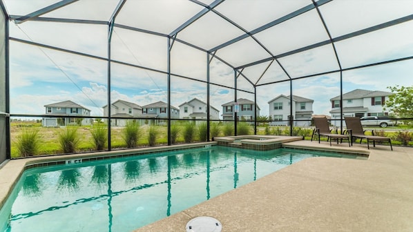 Beheizter Pool