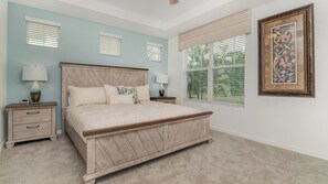 5 bedrooms, desk, iron/ironing board, free WiFi - New Listing! Solara Resort, 8mi to Disney & 15mi to Universal - GRH445747 (Kissimme)