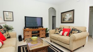 TV, video games, DVD player, table tennis - New Listing! Windsor Hills Resort, 3mi to Disney & 12mi to Universal - GRH438887 (Kissimmee)