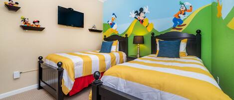 3 bedrooms, desk, iron/ironing board, free WiFi