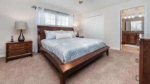 4 habitaciones, escritorio, tabla de planchar con plancha y wifi gratis