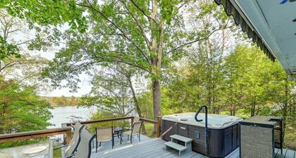 Hot Tub: Secluded Hideaway on Sleepy Hollow Lake