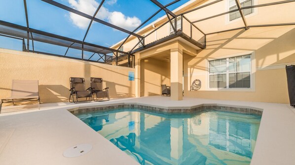 A heated pool - New Listing! Paradise Palms Resort, 6mi to Disney & 14mi to Universal - GRH438745 (Kissimmee)