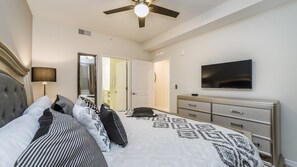 2 bedrooms, desk, iron/ironing board, free WiFi - New Listing! Storey Lake Resort, 6mi to Disney & 11mi to Universal - GRH438944 (Kissimmee)