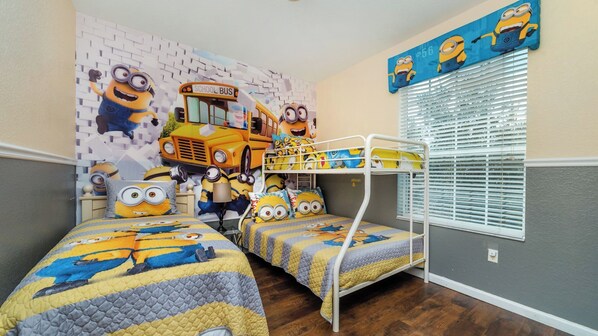 3 bedrooms, desk, iron/ironing board, free WiFi