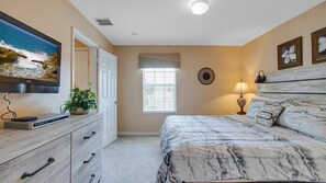 6 bedrooms, desk, iron/ironing board, free WiFi