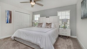 4 chambres, bureau, fer et planche à repasser, accès au Wi-Fi (inclus)