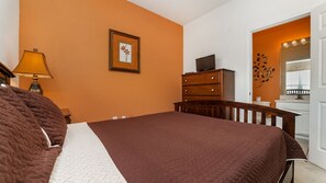 3 bedrooms, desk, iron/ironing board, free WiFi - New Listing! Windsor Hills Resort, 3mi to Disney & 12mi to Universal - GRH439035 (Kissimmee)