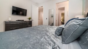 4 bedrooms, desk, iron/ironing board, free WiFi