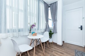 Studio Deluxe, non-fumeurs, cuisine | Équipements de la chambre