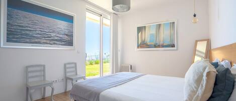 3 bedrooms, iron/ironing board, travel cot, free WiFi