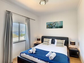 5 soverom, strykejern/-brett, reiseseng for barn og wi-fi (inkludert)