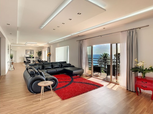 Villa Prainha by LovelyStay