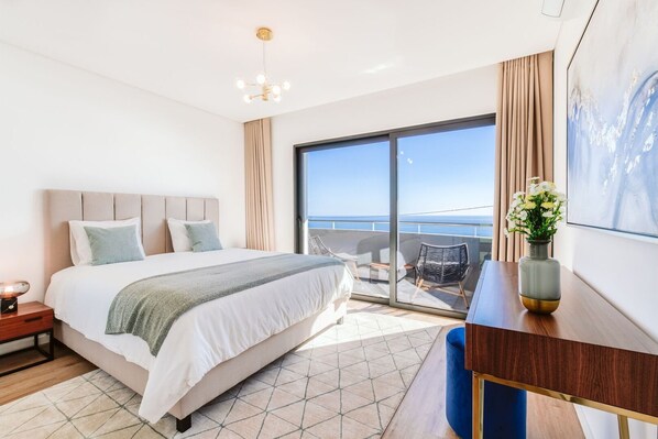 3 bedrooms, iron/ironing board, travel crib, free WiFi