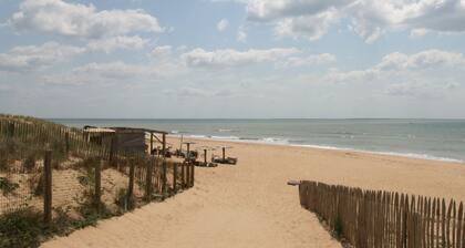 4-Schlafzimmer-Haus mit WIFI und Haustiere erlaubt 200m vom Strand