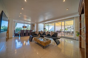 Smart-TV, Tischtennisplatte