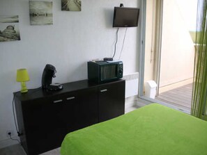 Room - Cozy studio for 2 with terrace and parking in Cap d'Agde (Cap d'Agde naturisme)