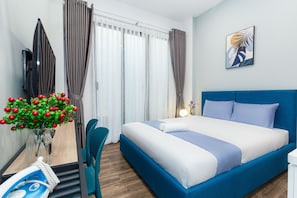 Studio supérieur, non-fumeur, cuisine | Bureau, espace de travail pour ordinateurs portables