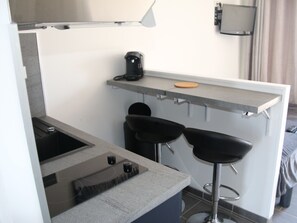 Fridge, microwave