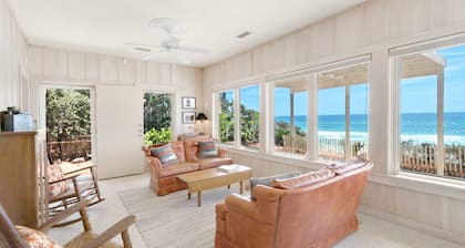 RARE FIND~Beachfront~Endless Ocean Views~Prime Seaside~Butterfly Bluff