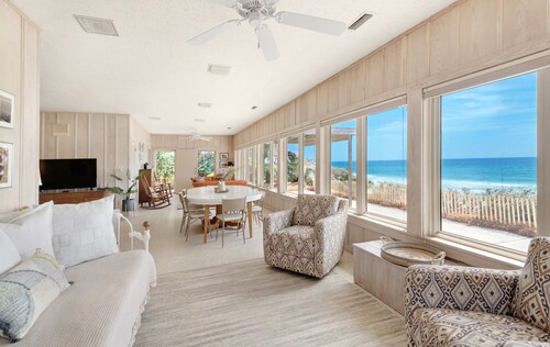 ☀️RARE FIND~Beachfront~Endless Ocean Views~Prime Seaside~Butterfly Bluff