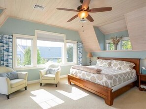 5 bedrooms, desk, iron/ironing board, free WiFi