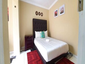 10 bedrooms, free WiFi - HOME AWAY FROM HOME (Randburg)