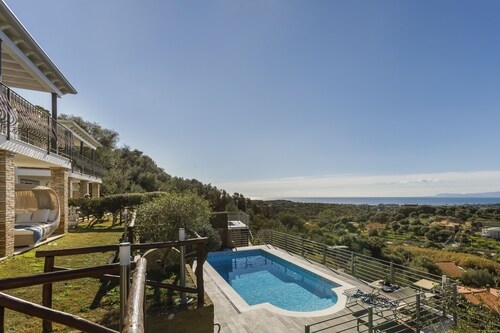 Villa Sardinialfonso 1- private pool and sea view of the Gulf of Cagliari