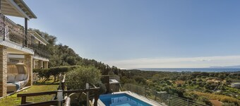 Villa Sardinialfonso 1- private pool and sea view of the Gulf of Cagliari