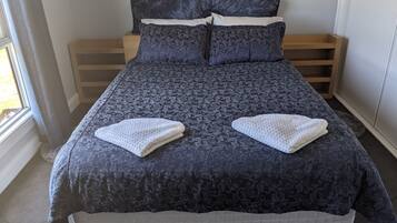 2 bedrooms, in-room safe, iron/ironing board, free WiFi