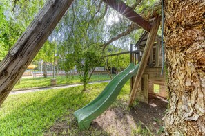 Children's area - Cozy house with pool and park (B) (Patù)
