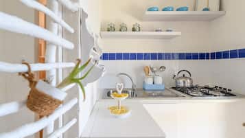 Kühlschrank, Kochgeschirr/Geschirr/Besteck