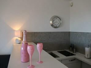 Kühlschrank, Mikrowelle, Geschirrspüler