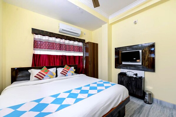 Deluxe Double Room, City View | Free WiFi, bed sheets