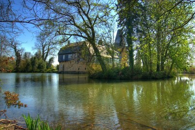 Idyllic apartment with a view of the water