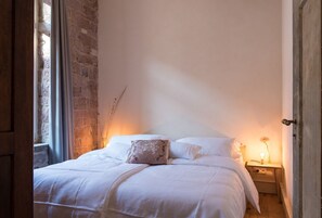 2 Schlafzimmer, Zimmersafe, Bügeleisen/Bügelbrett, kostenloses WLAN