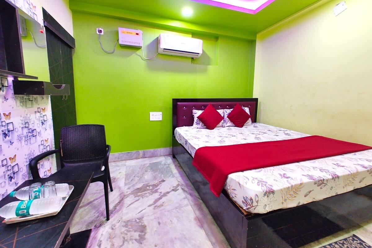 Deluxe Double Room | Egyptian cotton sheets, premium bedding, down comforters